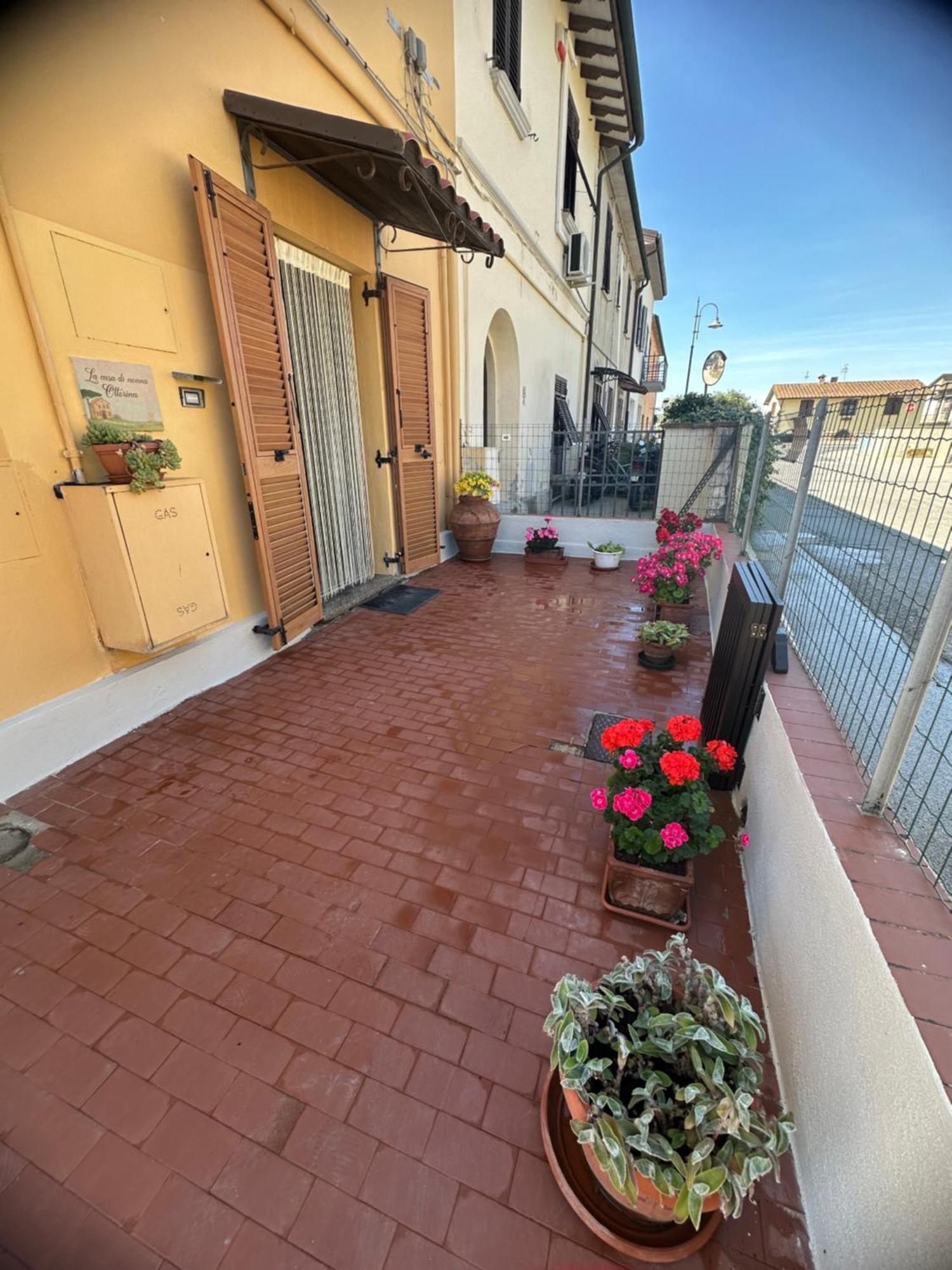 La Casa Di Nonna Ottorina Lägenhet Venturina Terme Exteriör bild